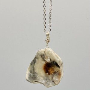 Shell Pendant on 18" Silver Chain Necklace; S18-46